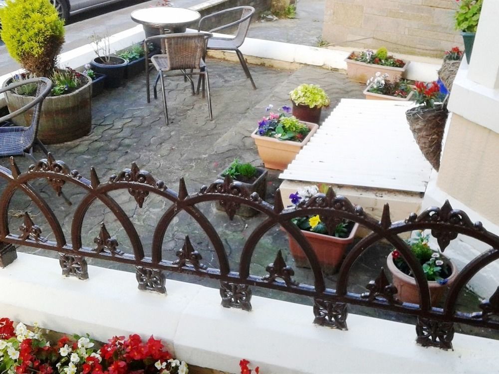 The Castleton Bed & Breakfast Blackpool Exterior foto